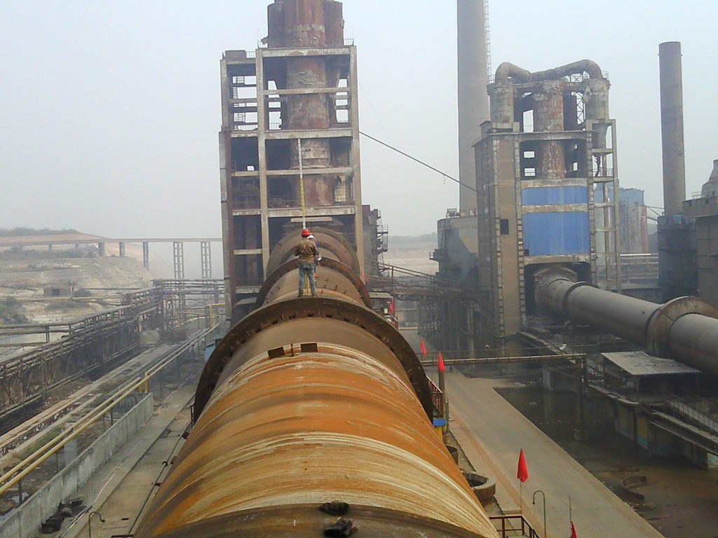 火法冶炼,是利用高温从矿石中提取金属或其化合物的冶金过程