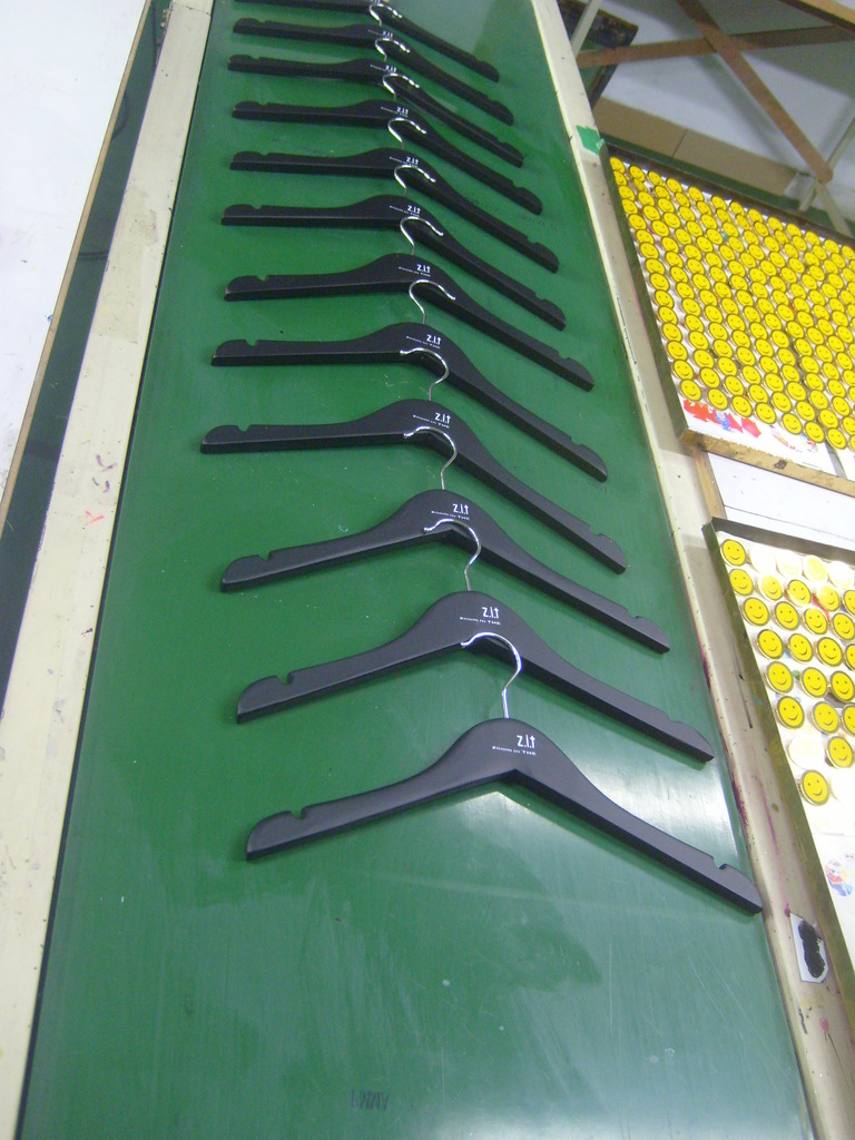 铁线衣架,铝衣架,亚克力衣架,塑胶衣架