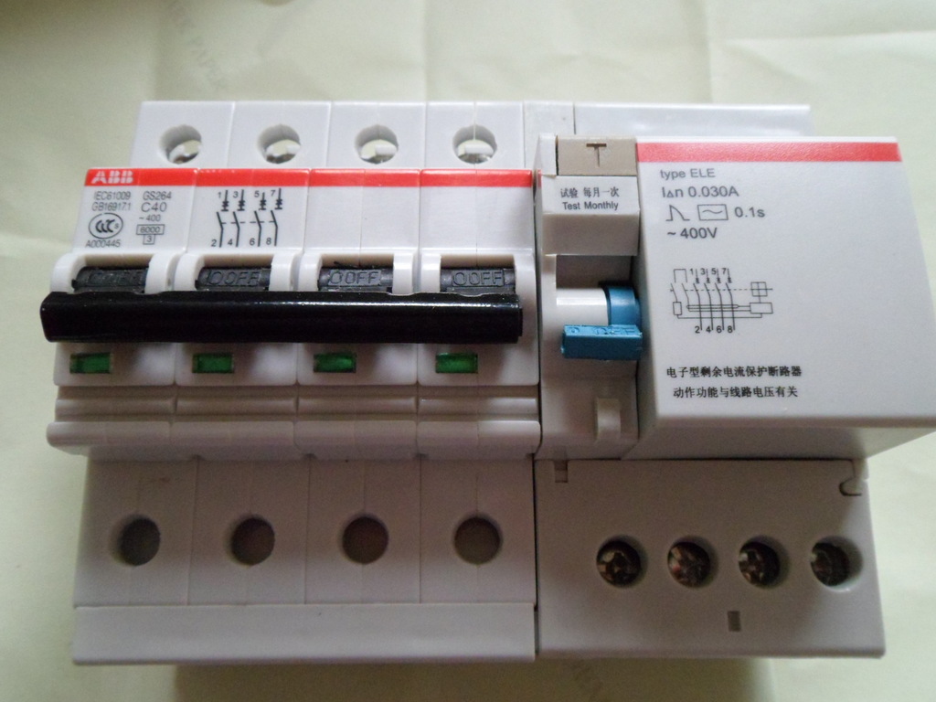 動作斷路器 (rcb0) gs260系列產品採用剩餘電流直接驅動電磁脫口器