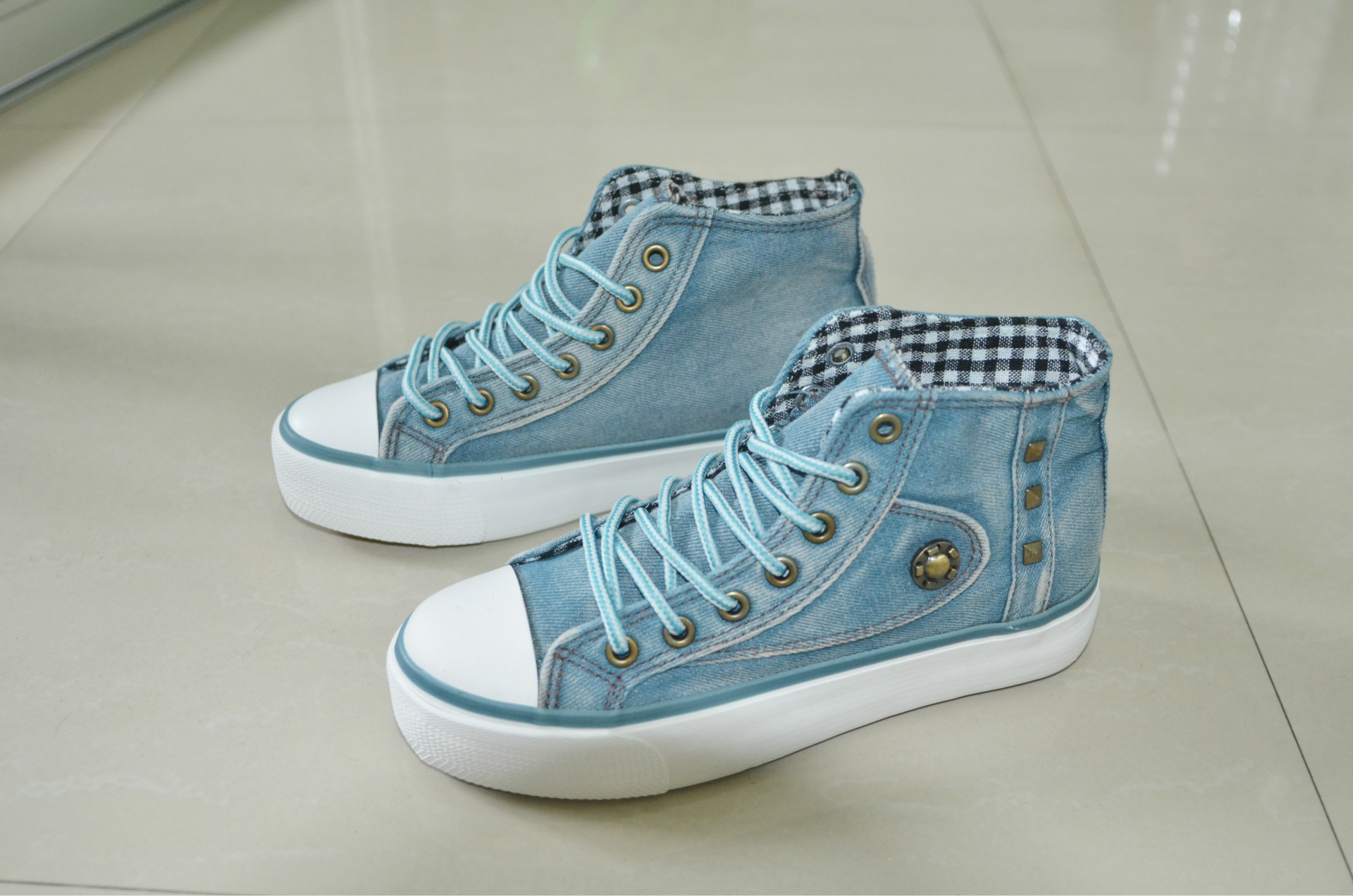 2013时尚牛仔高帮帆布鞋