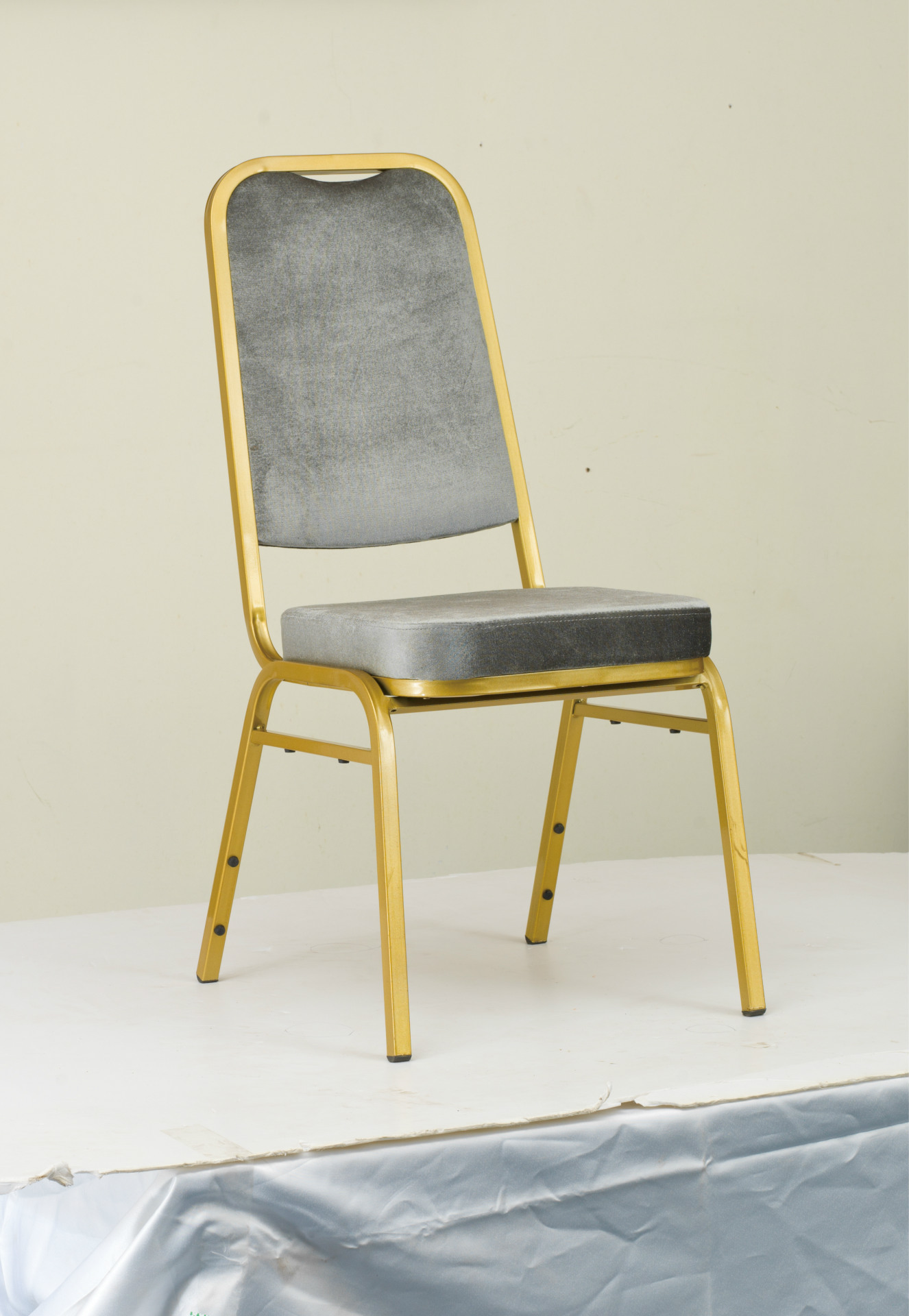 专业销售钢(铁)管宴会椅订做铁椅批发