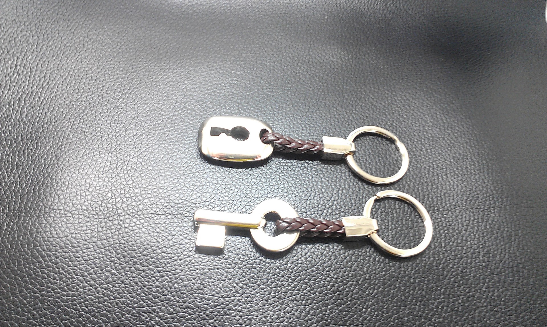 现货钥匙扣/锁匙扣/情侣锁钥匙.