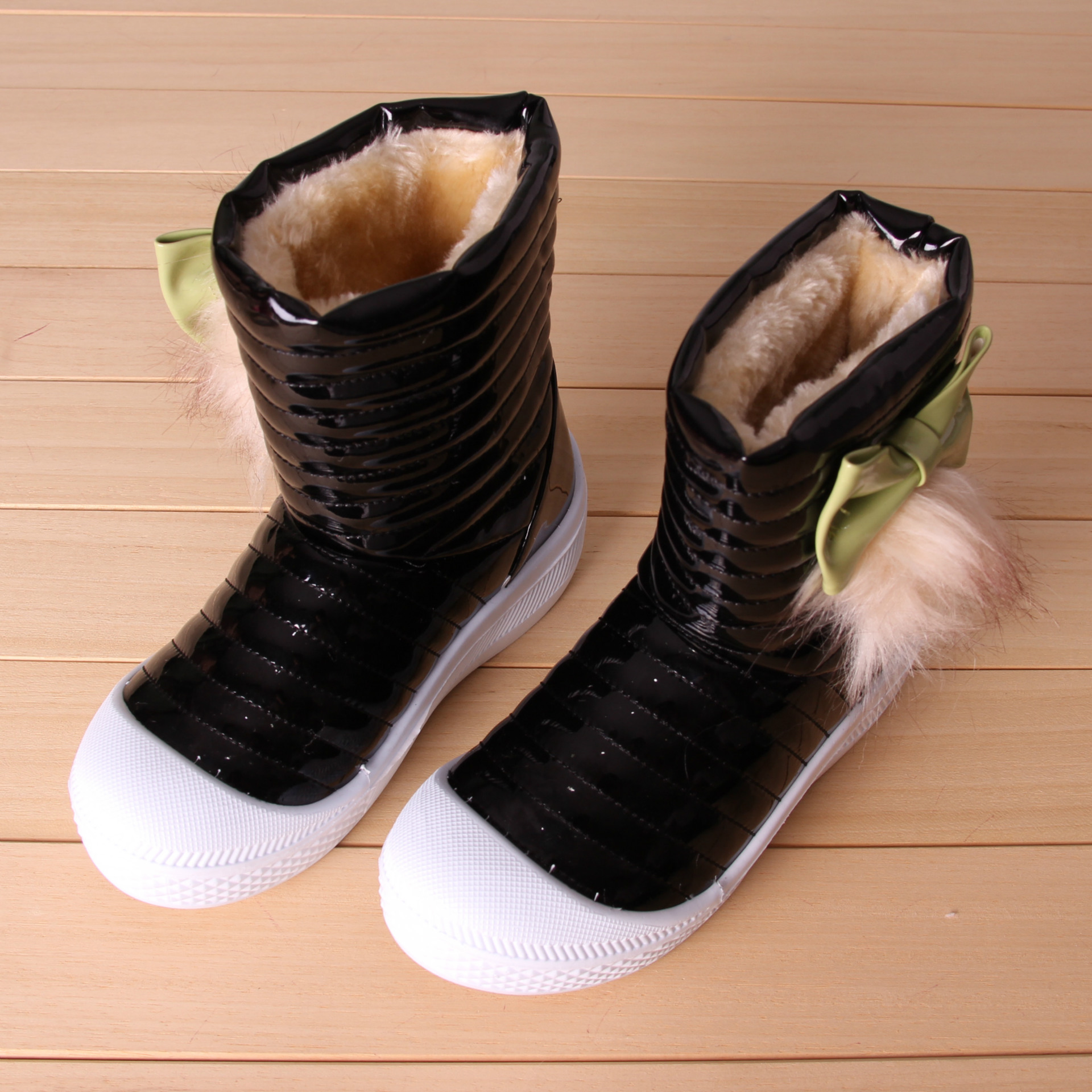 2013年冬季新款儿童雪地靴 蝴蝶结漆皮亮皮糖果色童靴童鞋批发