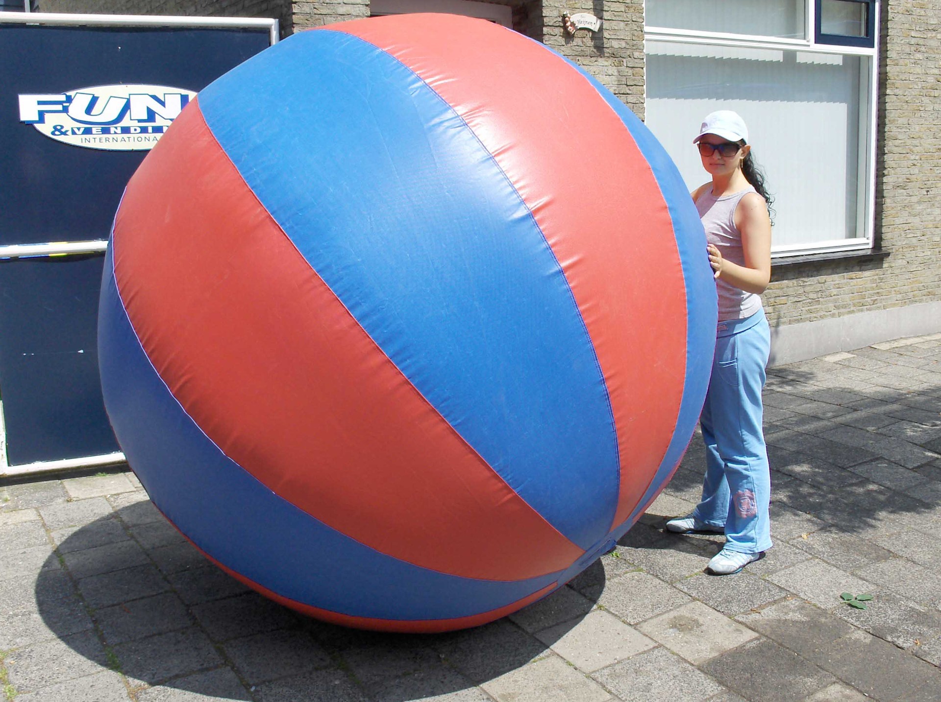 运转乾坤直径4米8人趣味运动项目趣味运动会器材乾坤球