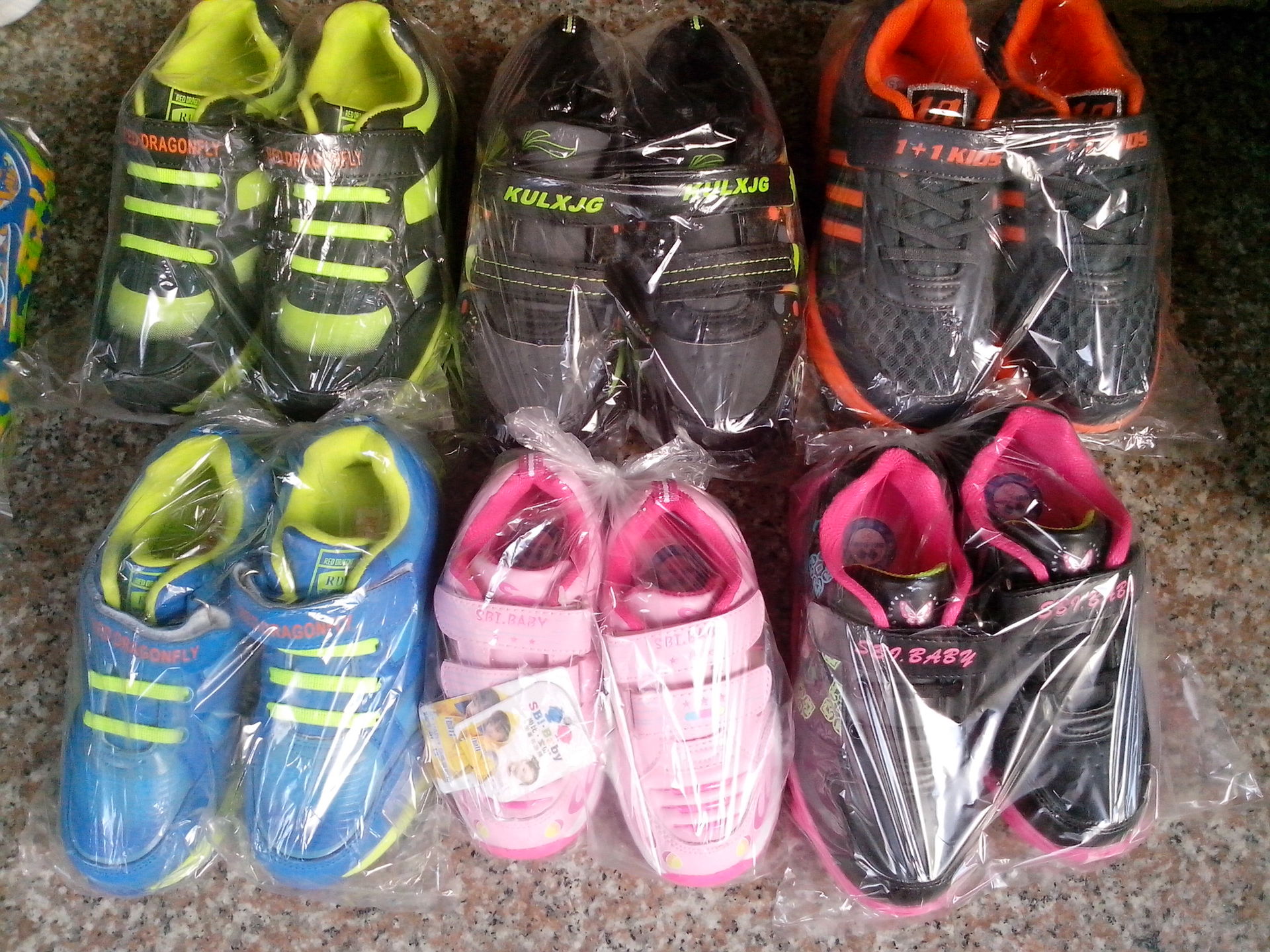 批发库存童鞋 大中小童运动鞋 杂款童鞋特价 26-37