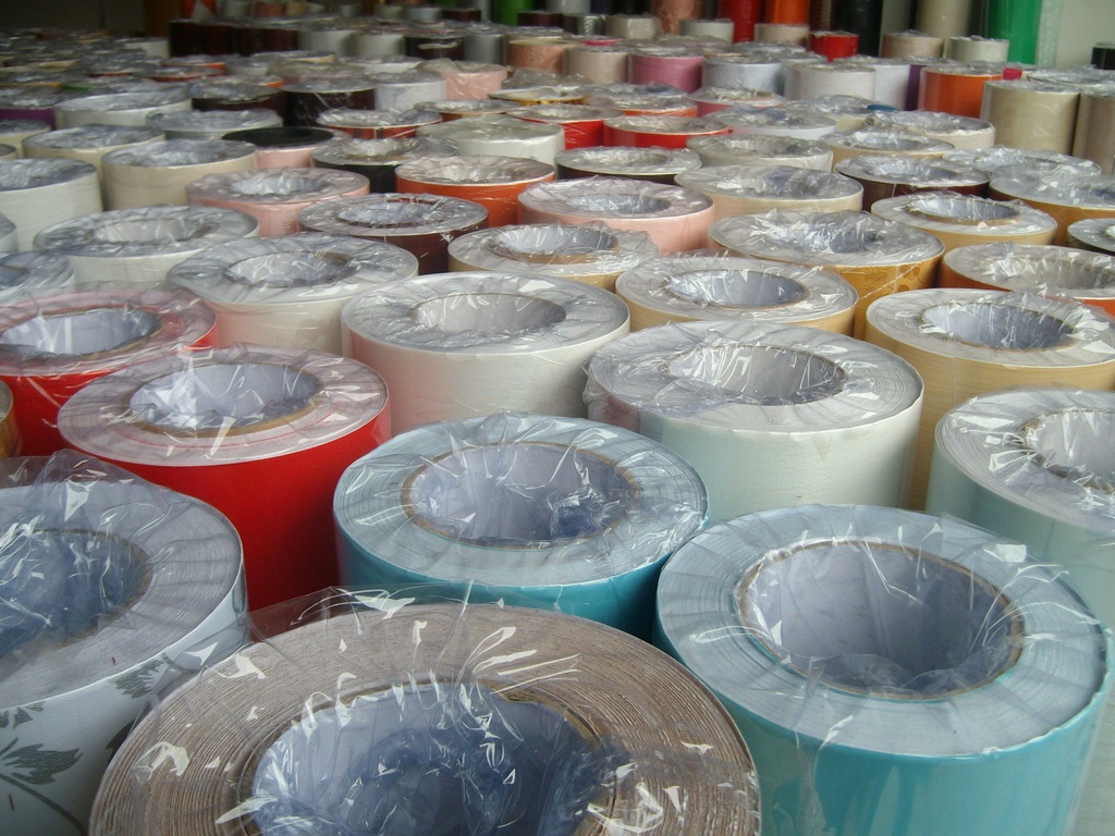 【厂家现货批发】波音软片 高档压纹壁纸墙纸批发 自粘不干胶墙纸图片