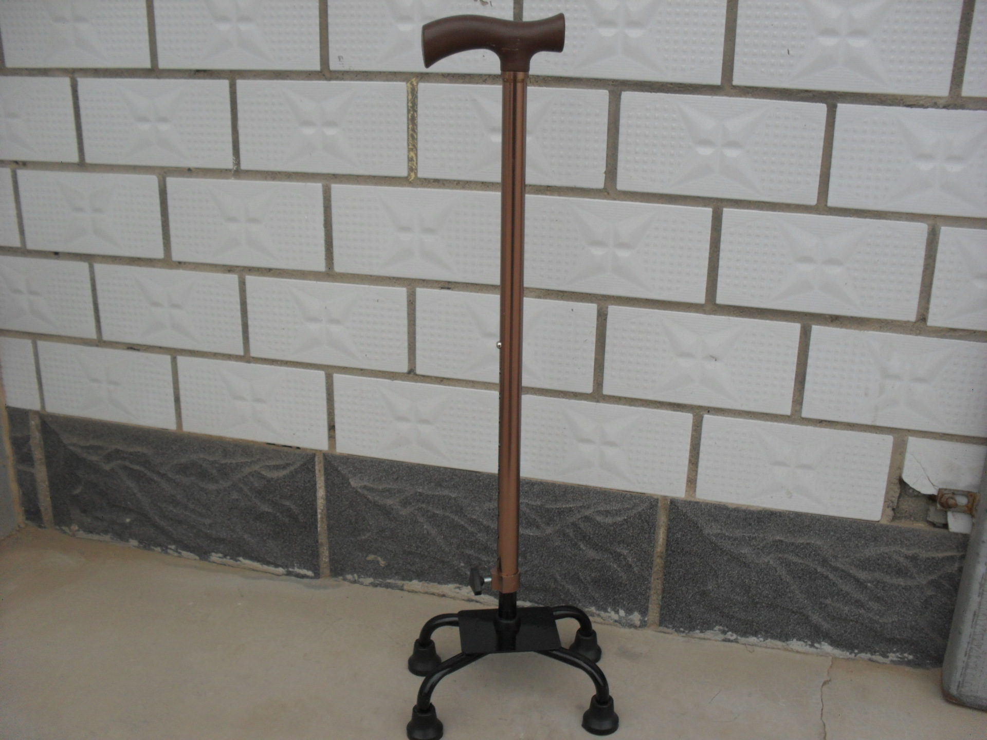 老人拐杖厂家 茶色铝合金直把顶丝四脚手杖 四爪拐杖四脚拐杖