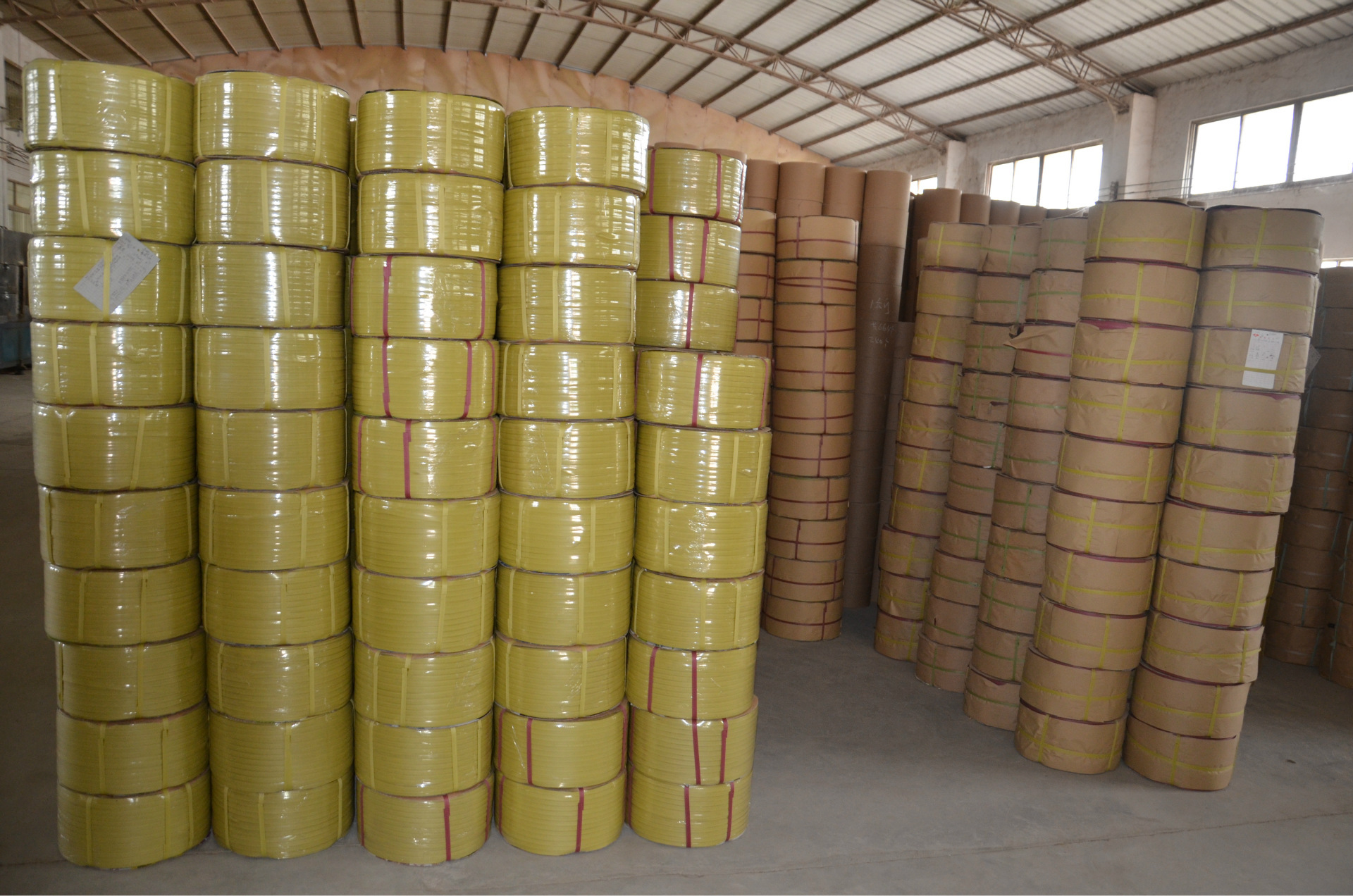 三江华辉包装可根据客户要求订做各种规格塑料打包带