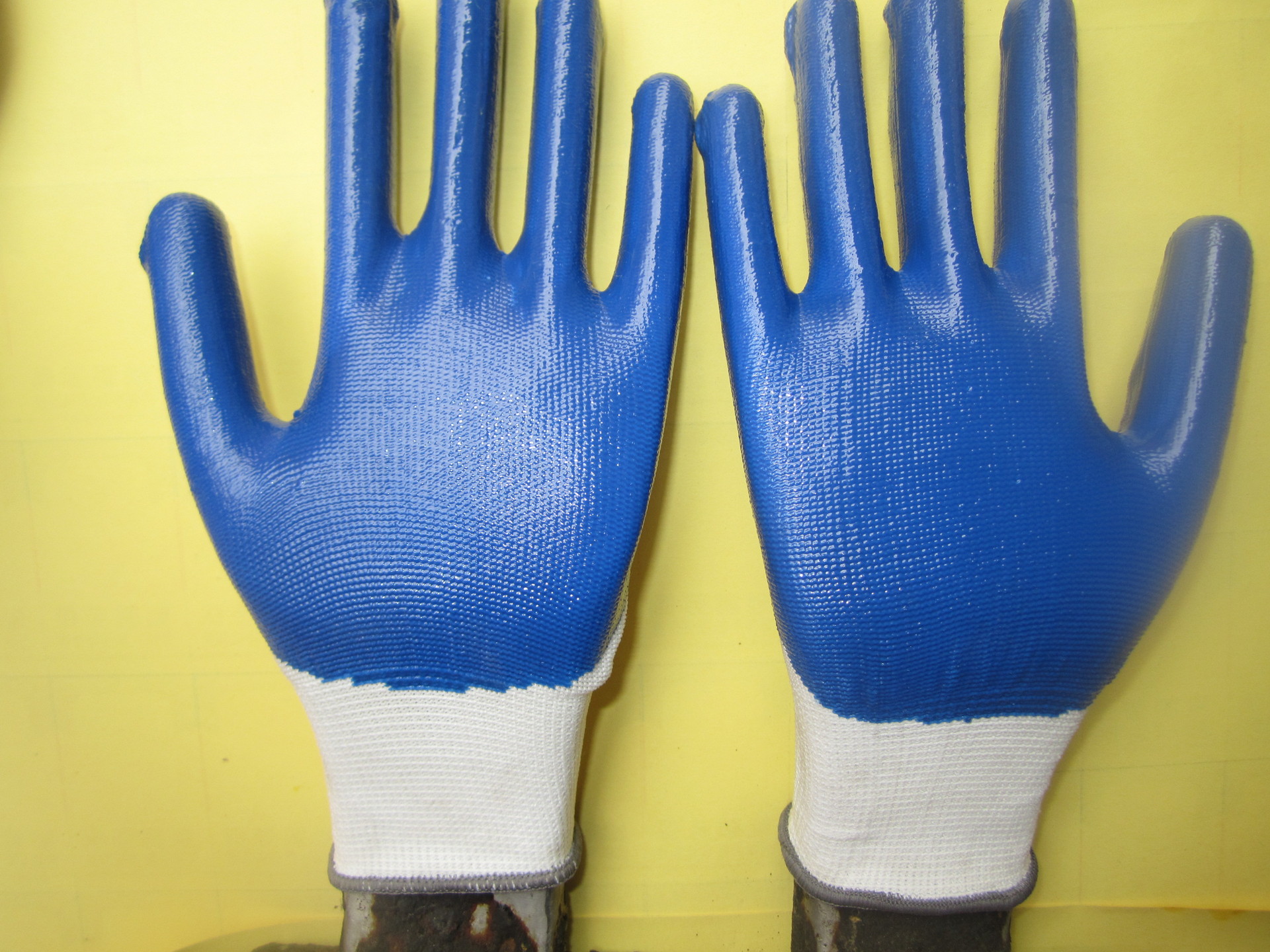 刘成坤牌白沙兰胶丁晴手套 超耐磨 敢于名牌比质量