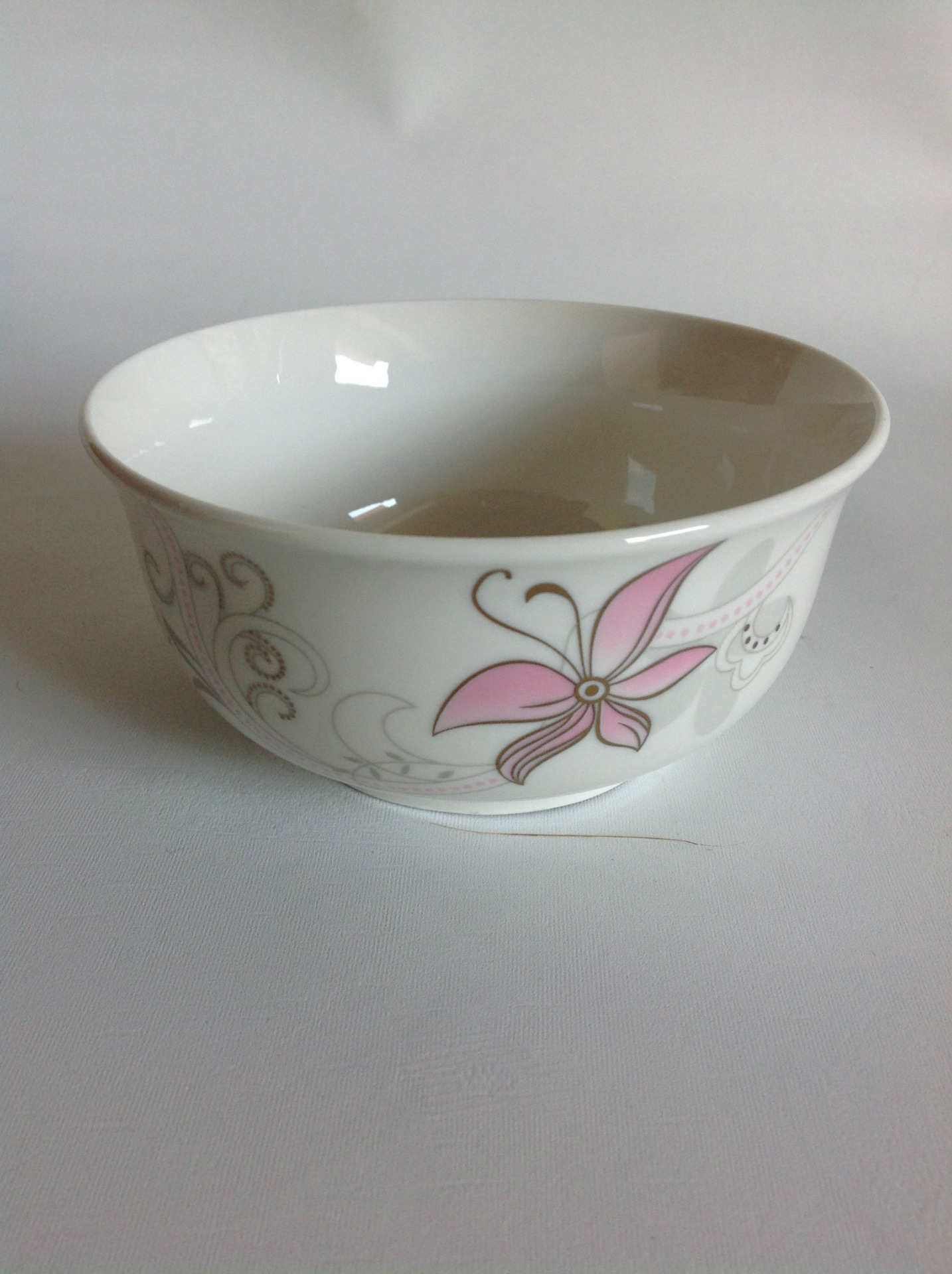 生产销售日用陶瓷45寸中式金钟护边碗新品千娇百媚