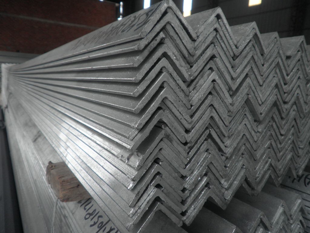 库存销售4号镀锌角钢,4#镀锌角钢.40x40x4镀锌角钢,价格好