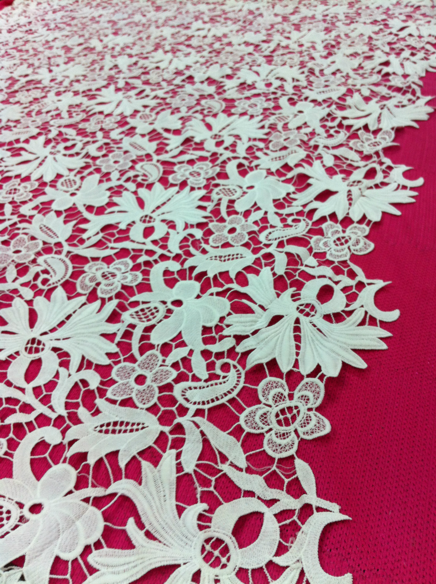 供应 水溶绣花面料 全棉水溶 牛奶丝水溶图片_5