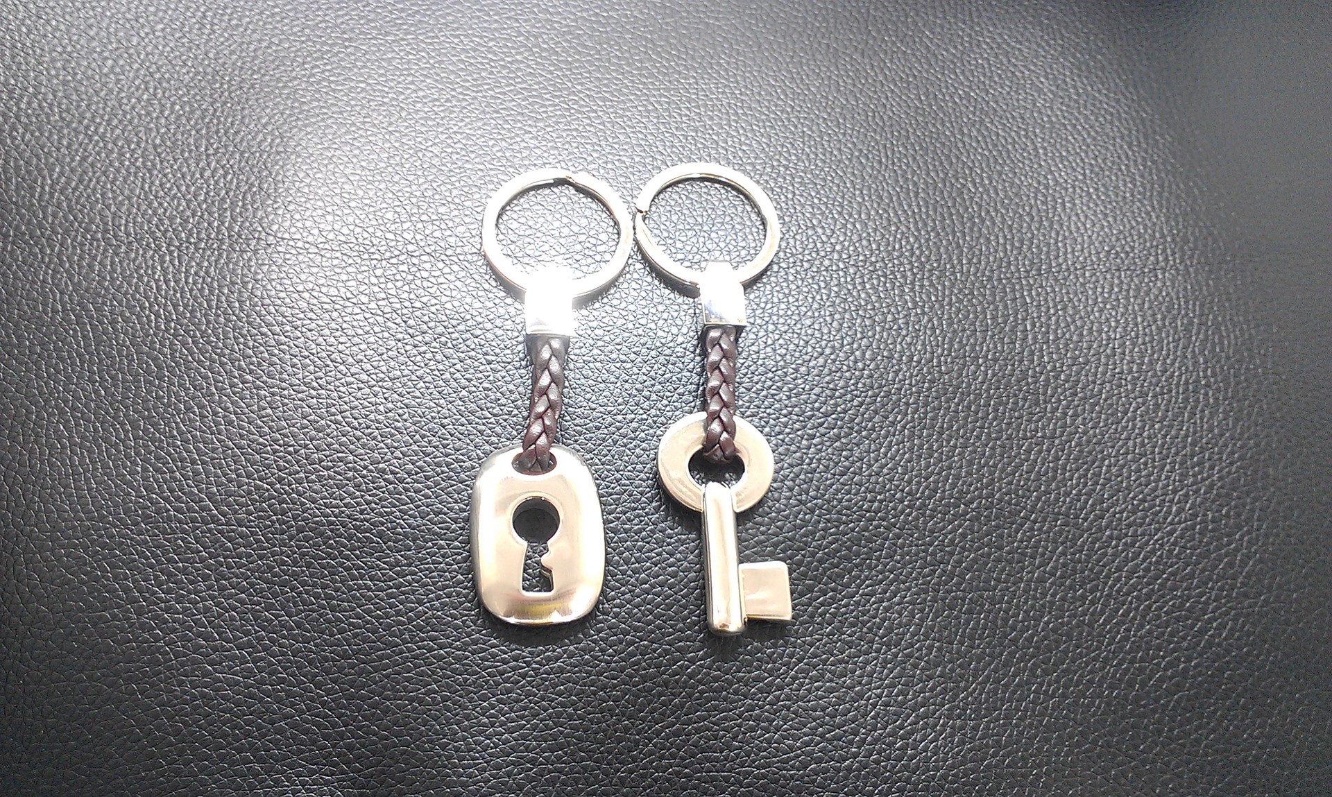 现货钥匙扣/锁匙扣/情侣锁钥匙.