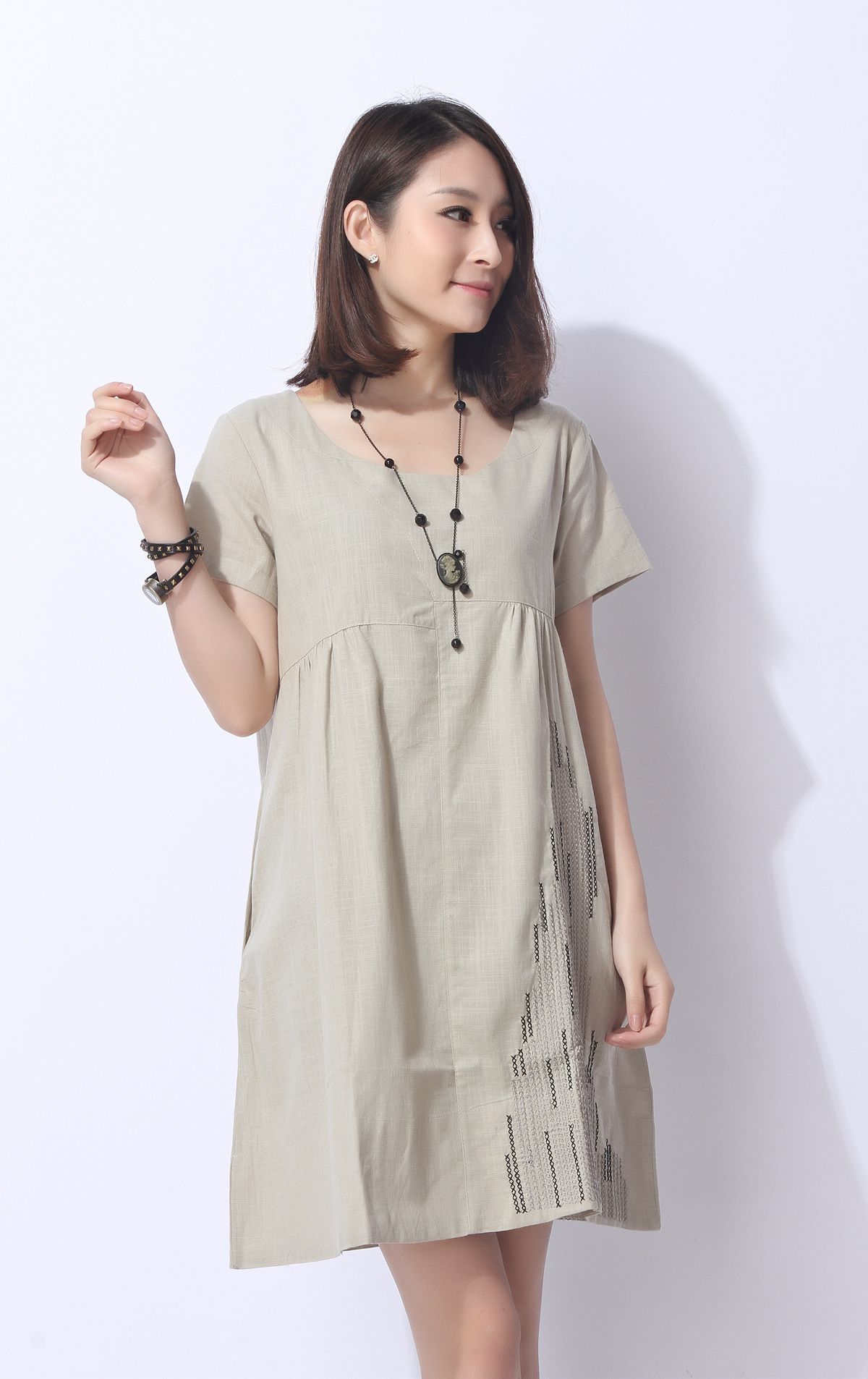 正品特价2013夏款新品布衣风格韩版大码宽松刺绣棉麻短袖连衣裙子