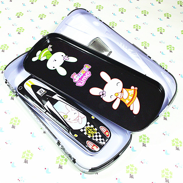 韩国文具盒 韩版笔盒 铅笔盒 马口铁文具盒 f1跑车文具盒买一送一