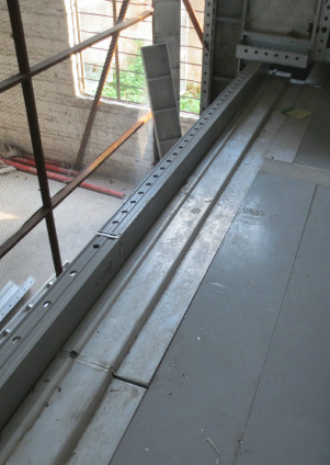 我公司研发首推全现浇工艺,可实现滴水线,压槽,飘板一次成形.