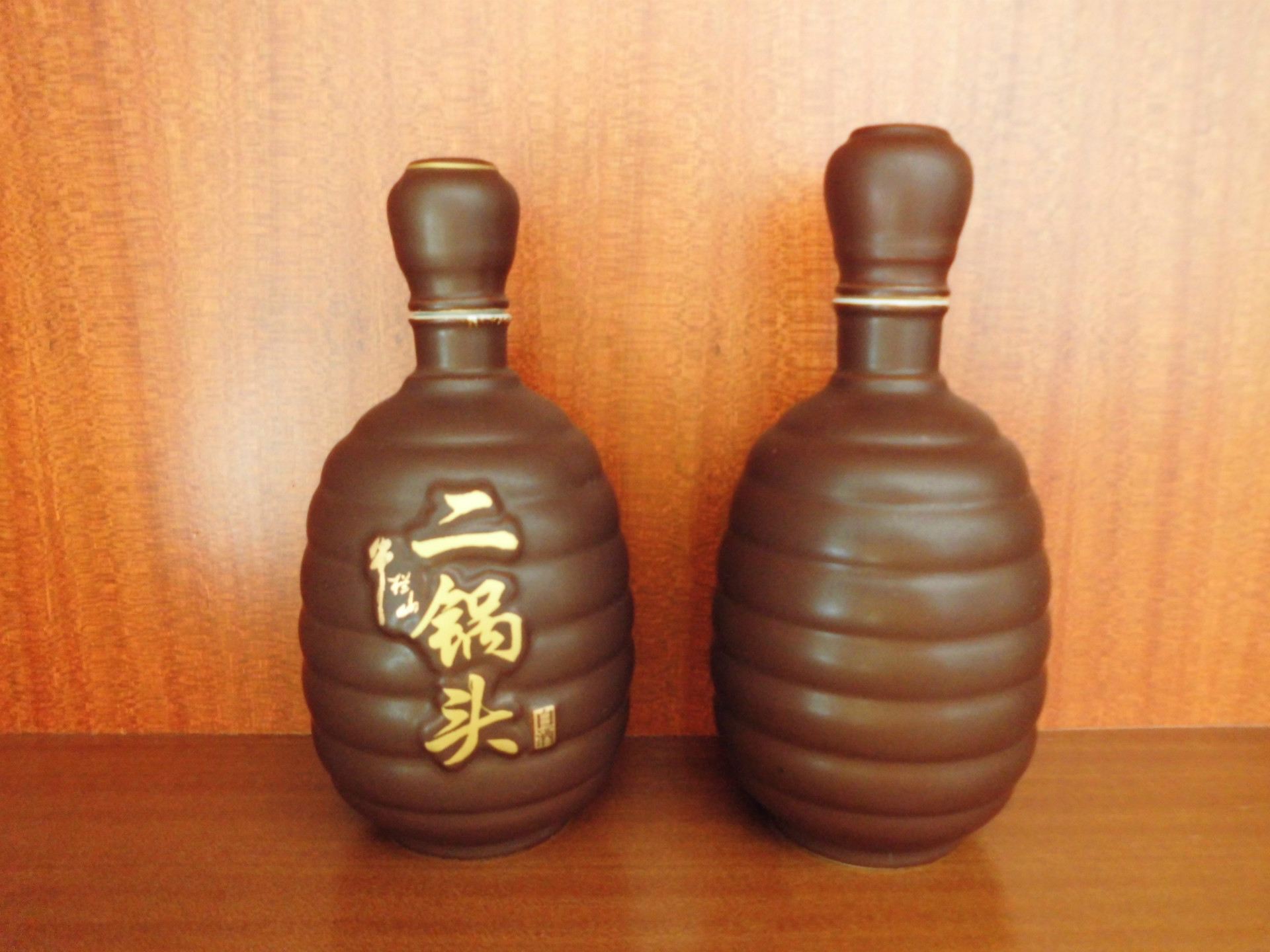 优质供应 53°咖啡色泥壶250ml*2 牛栏山商务礼品白酒