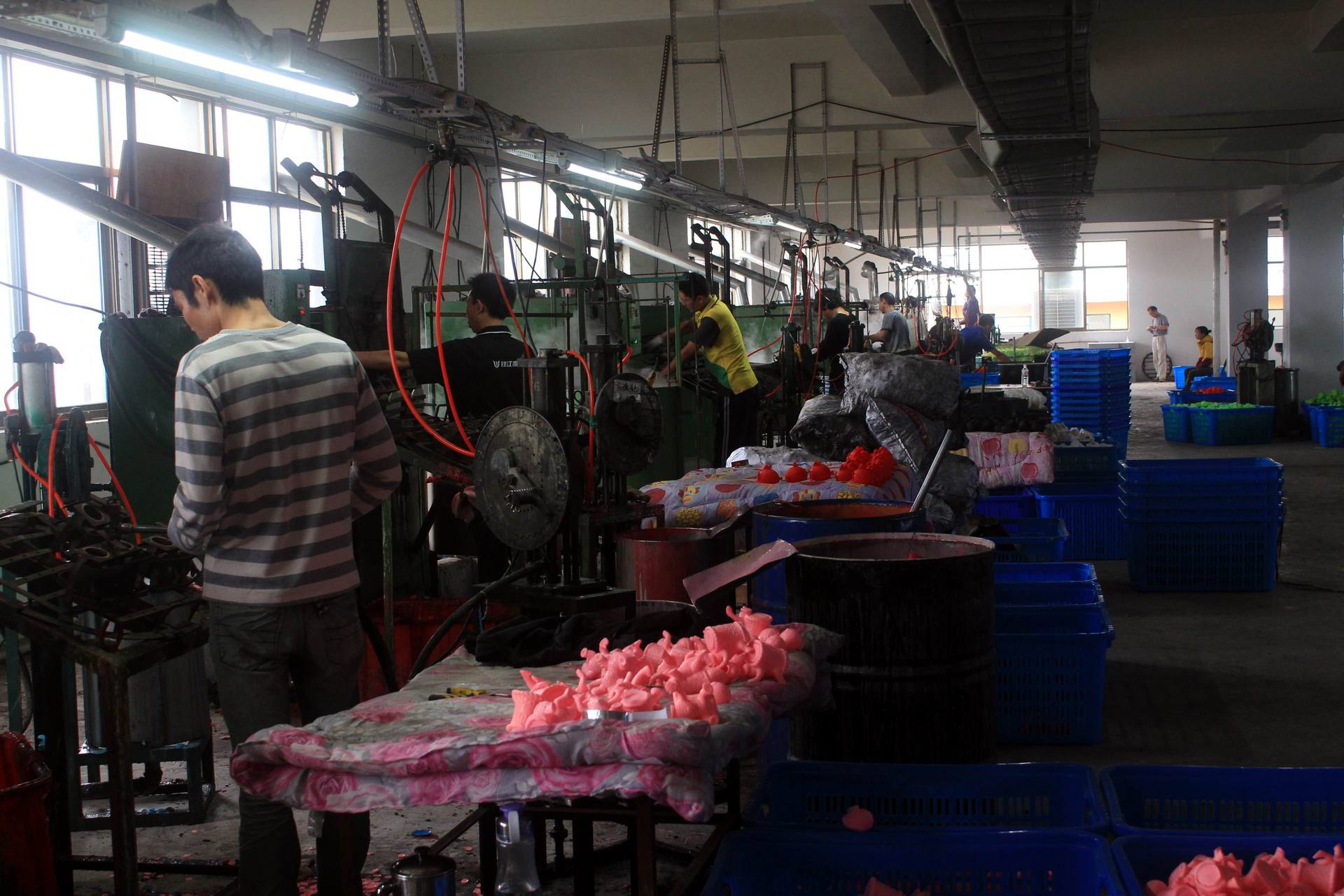 搪胶礼品玩具工厂 搪胶行业***专业的订做工厂 保质 保量 按时交货