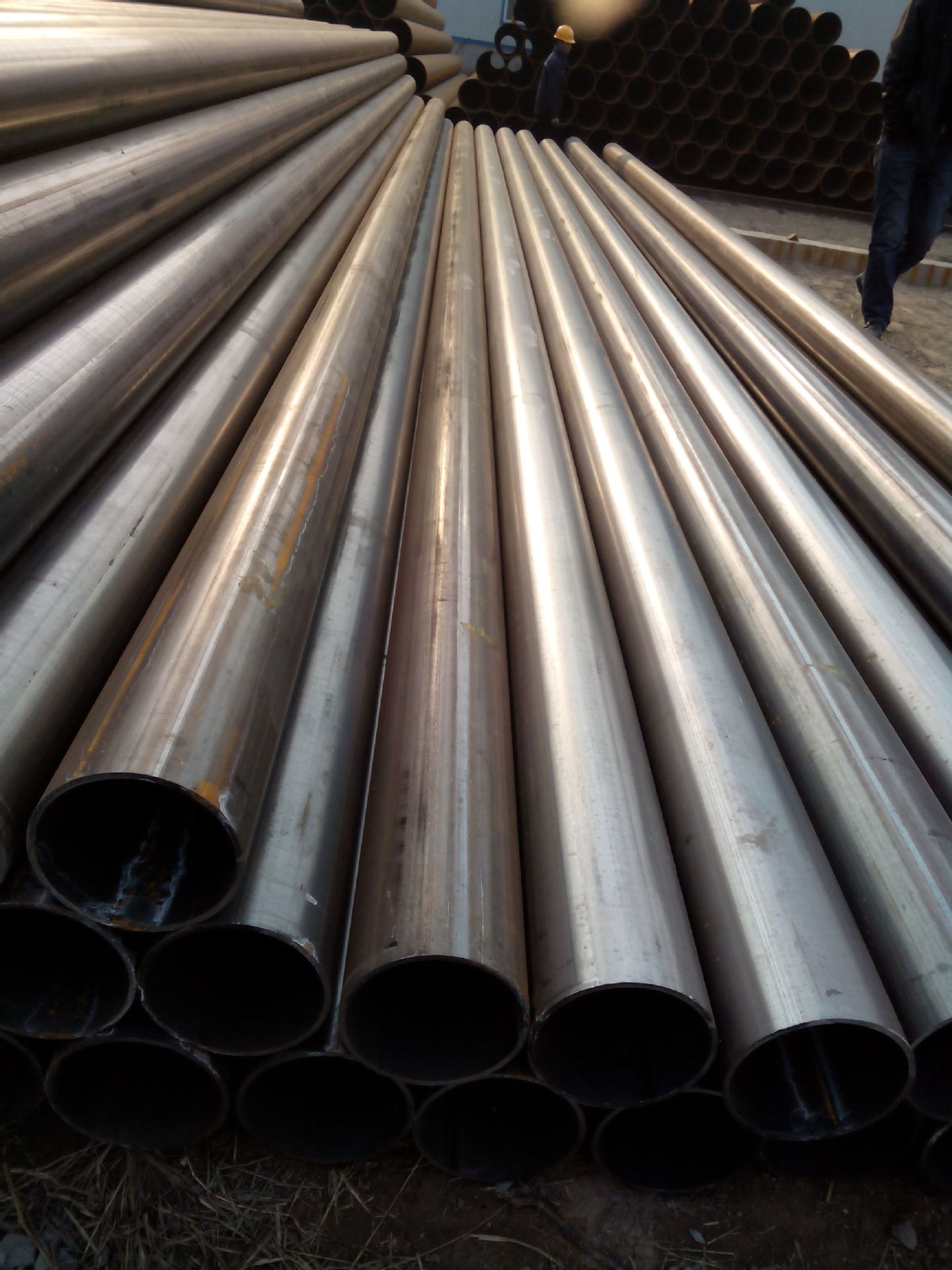 生产销售大口径无缝管.焊接钢管,螺旋钢管材质q245.q345.16mn