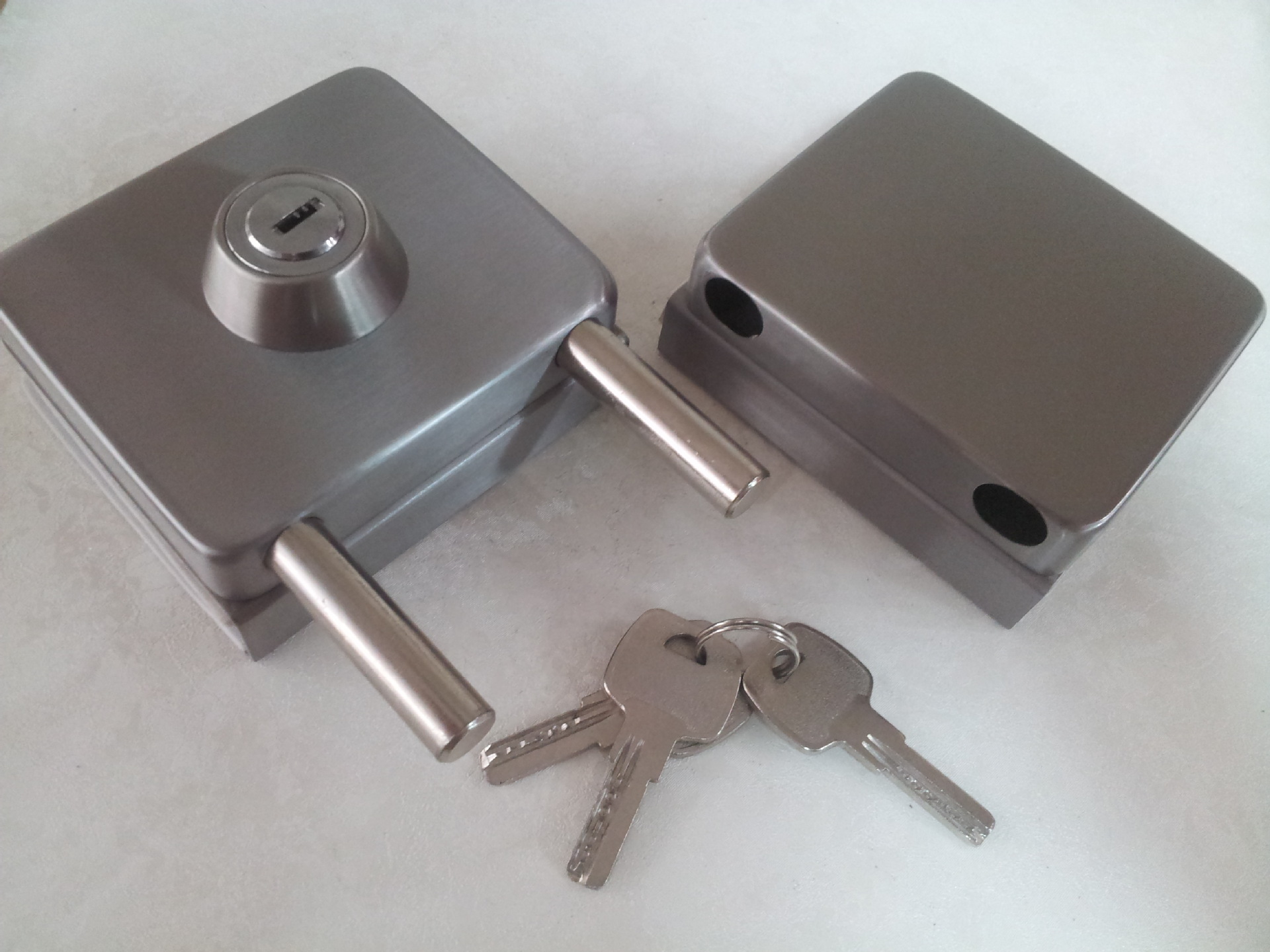 塔曼方形中央锁 方形玻璃门锁 不锈钢玻璃门锁