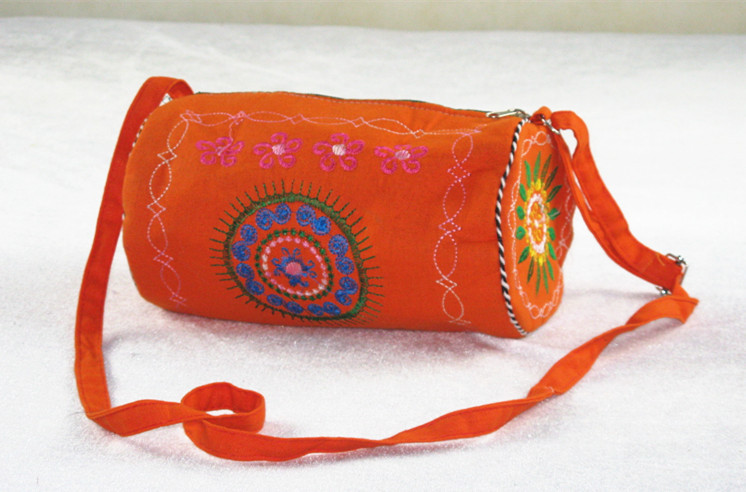 红凤凰民族绣花腰鼓包枕头包