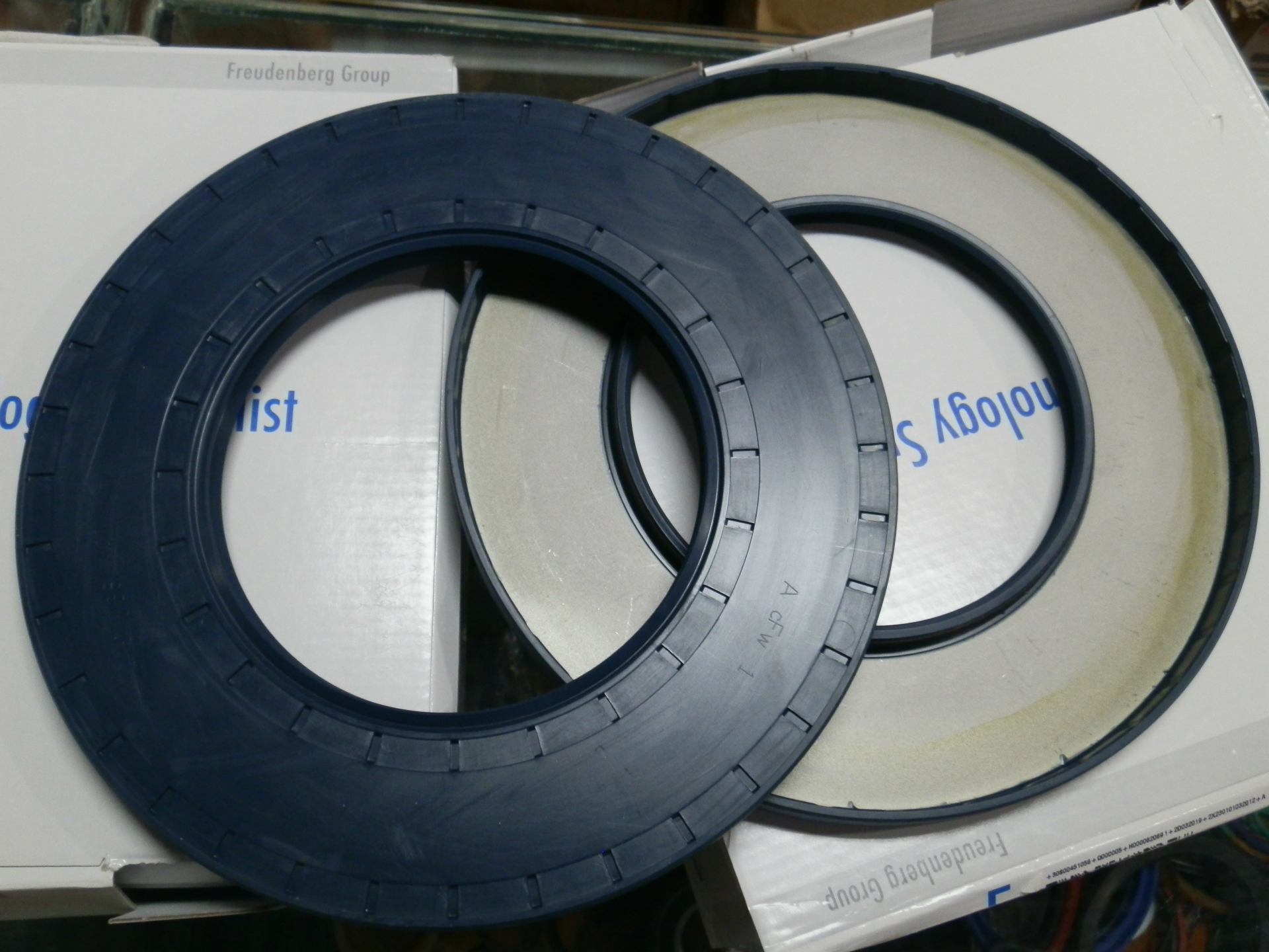 电梯配件/现货供应三菱电梯进口旋转油封. 液压油封 70*100*18