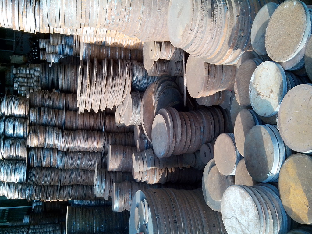 专业供应铁圆饼,厂家制造