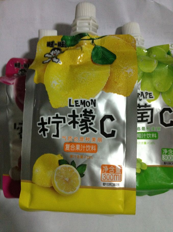 商品名称:旺旺 蜜桃c蜜桃汁果汁饮料300毫升 配料表:水,果葡糖浆,白