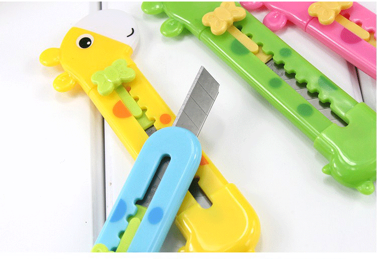 久家创意韩国款可爱小鹿造型美工刀2022学生美工刀安全小刀