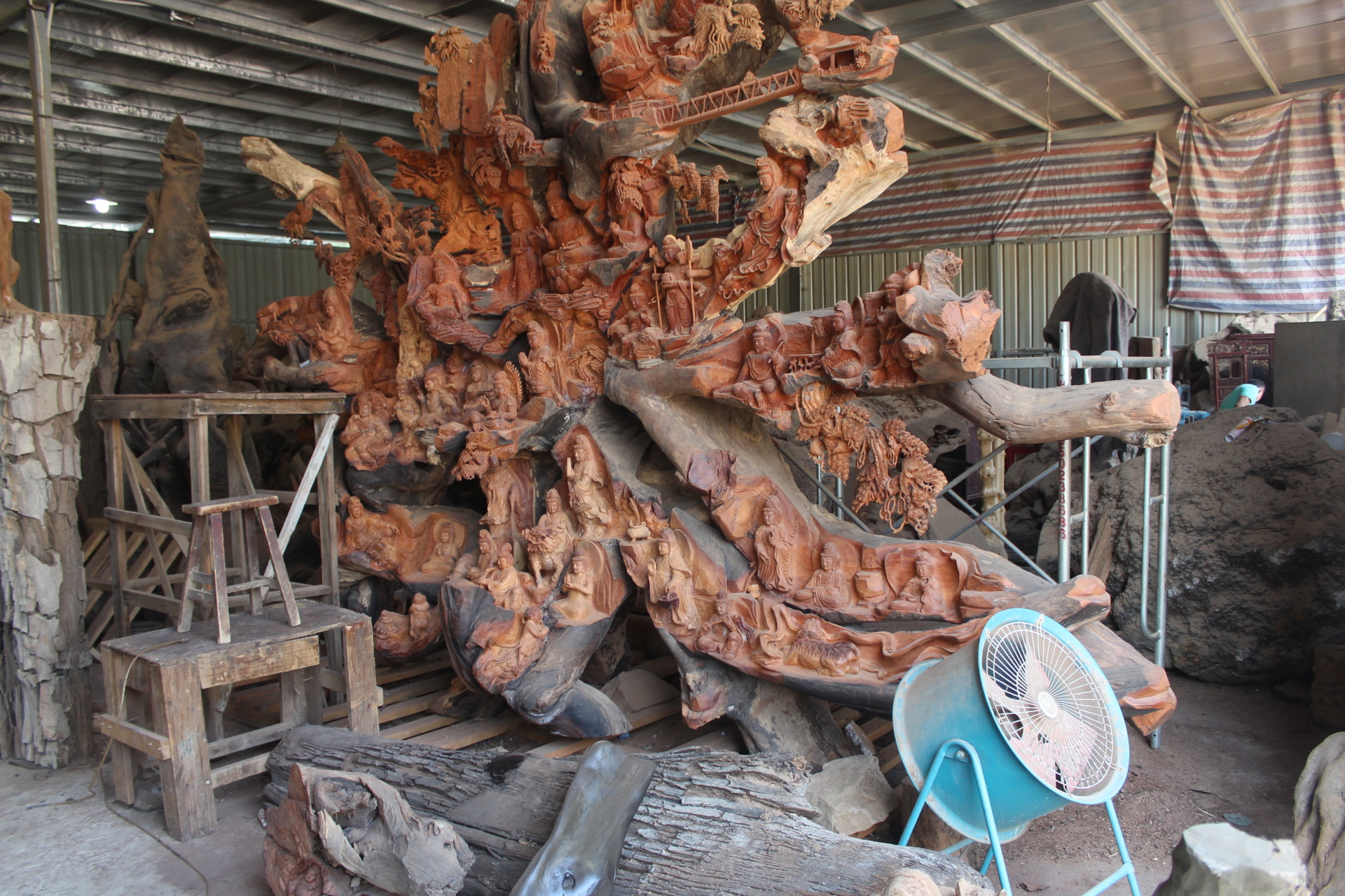 万佛朝宗 厂家直销观音世家 大型根雕木雕工艺礼品