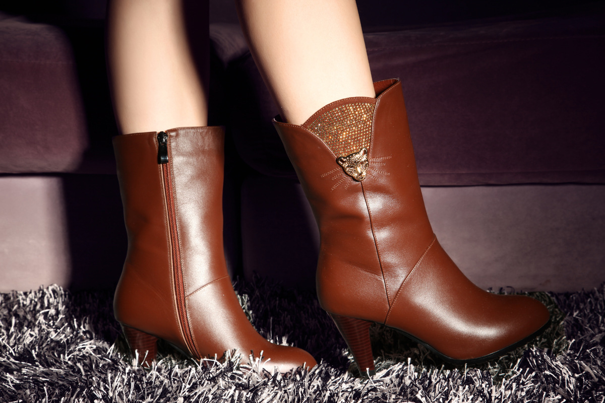 格林菲尔13新品真皮高跟水钻金属虎头侧拉