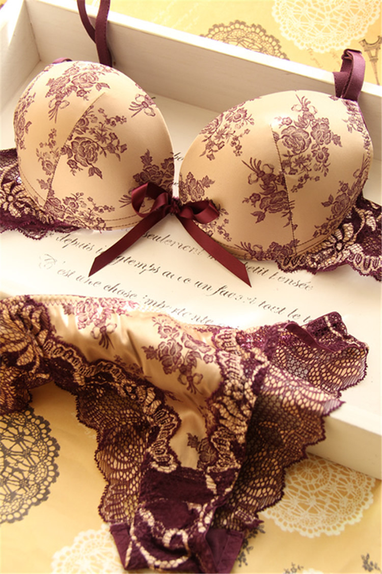 欧单奢华高贵法国深v蕾丝文胸套装单排扣t裤聚拢内衣花朵绸缎胸罩