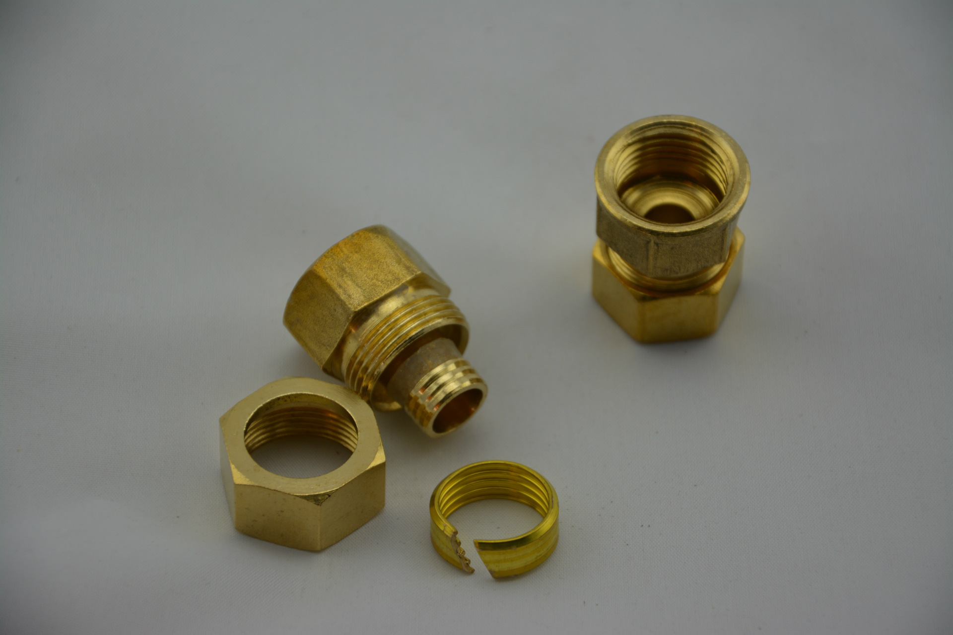 铝塑复合管铜接头 铝塑管铜配件 1620*3/4内牙直接