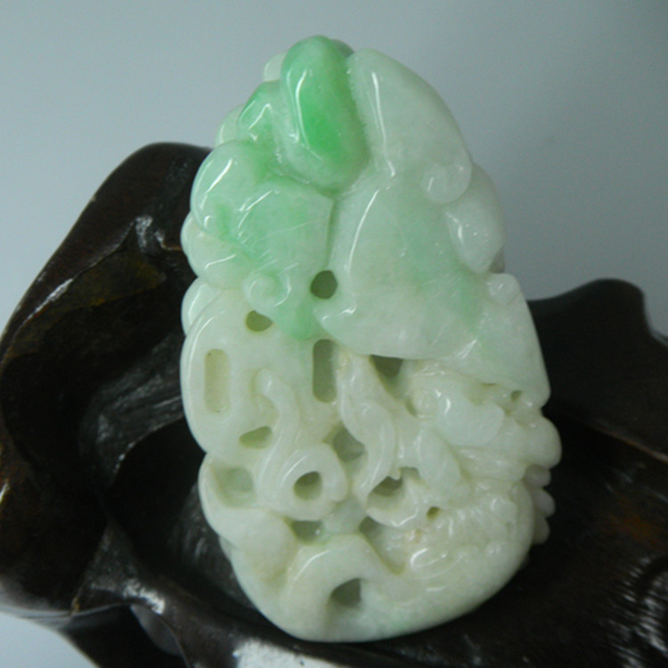 批发采购玉器工艺品-梦之星珠宝 正品a货瑞丽翡翠白底绿如意鱼挂件