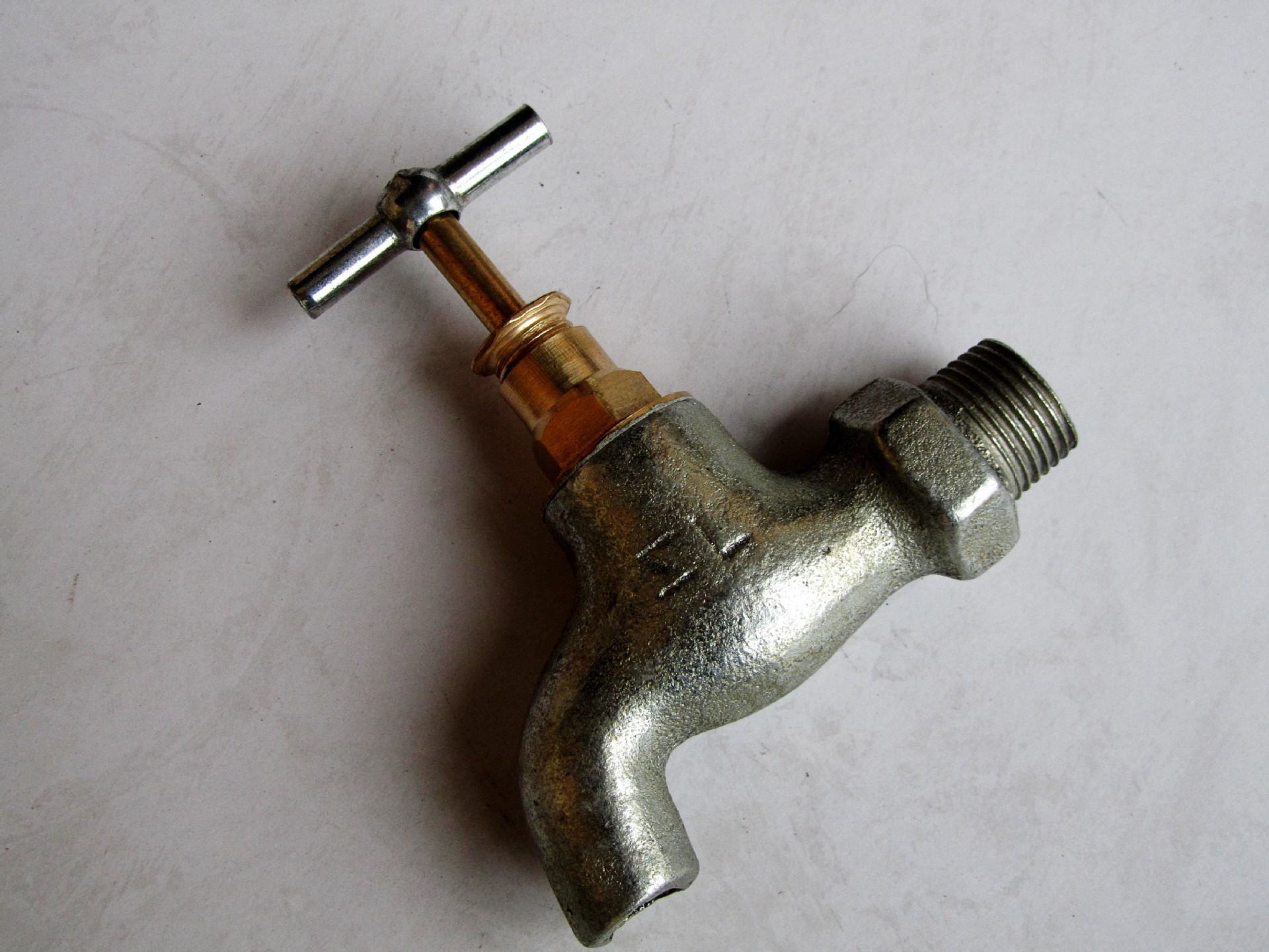 江苏徐州厂家自产供应优质铁水咀铸铁水嘴玛钢水嘴价格