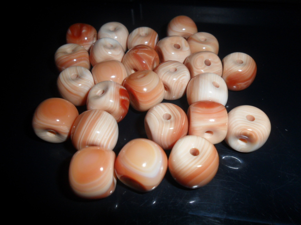 供应天然藏式血砗磲三通佛头佛塔 鼓珠 桶