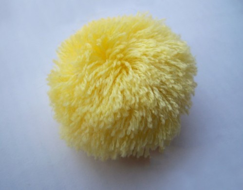 黄色毛线球