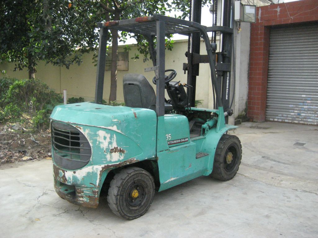 九成新3.5t3节4.5米门架三菱二手叉