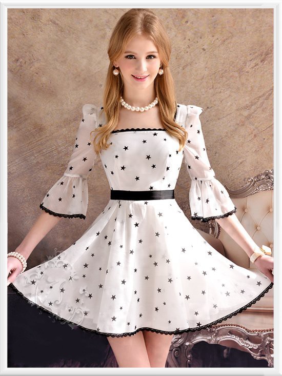 粉红69006#娃娃 新款夏装白底黑五角星镶蕾丝花边收腰大摆连衣裙