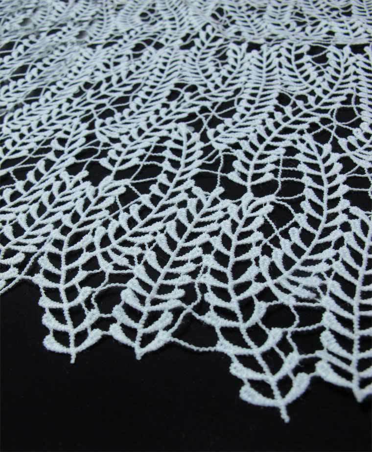 柳叶条白色花边面料牛奶丝刺绣13米宽幅