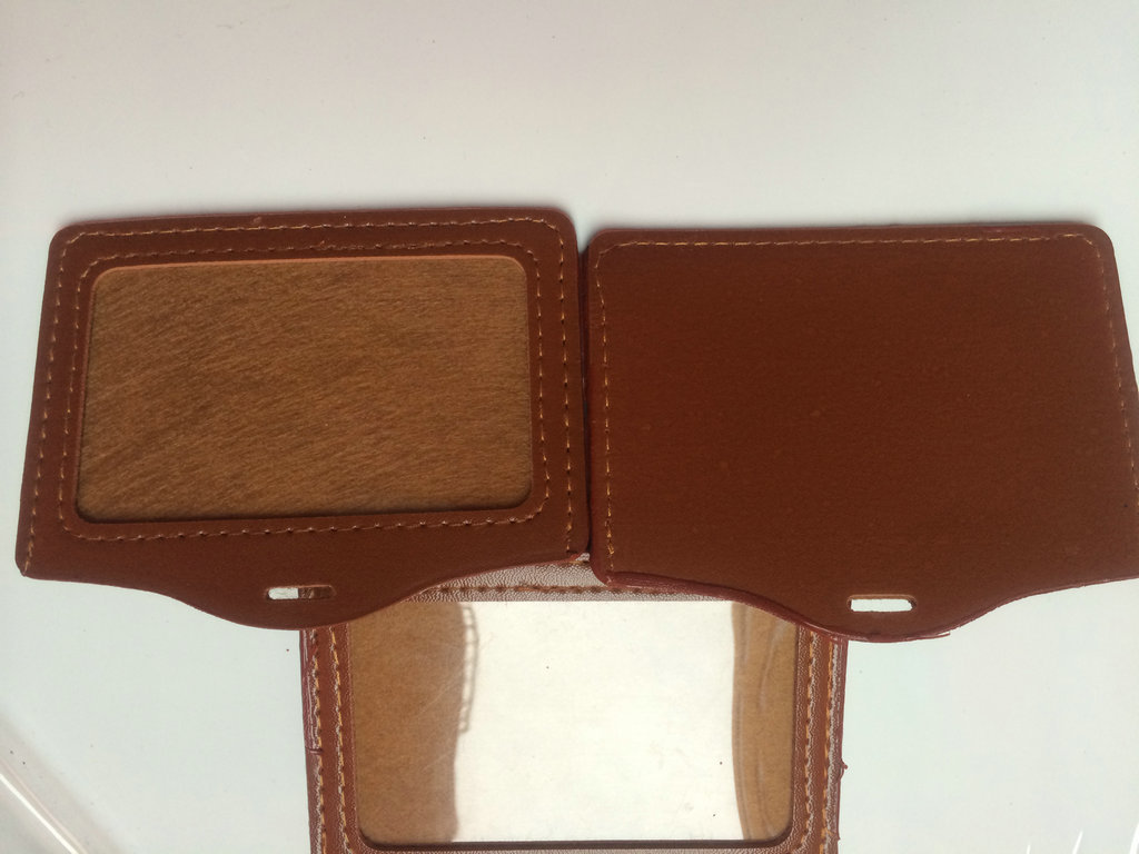 专业生产 硬质棕色皮证件卡 各种小号透明软膜证件卡大量出售