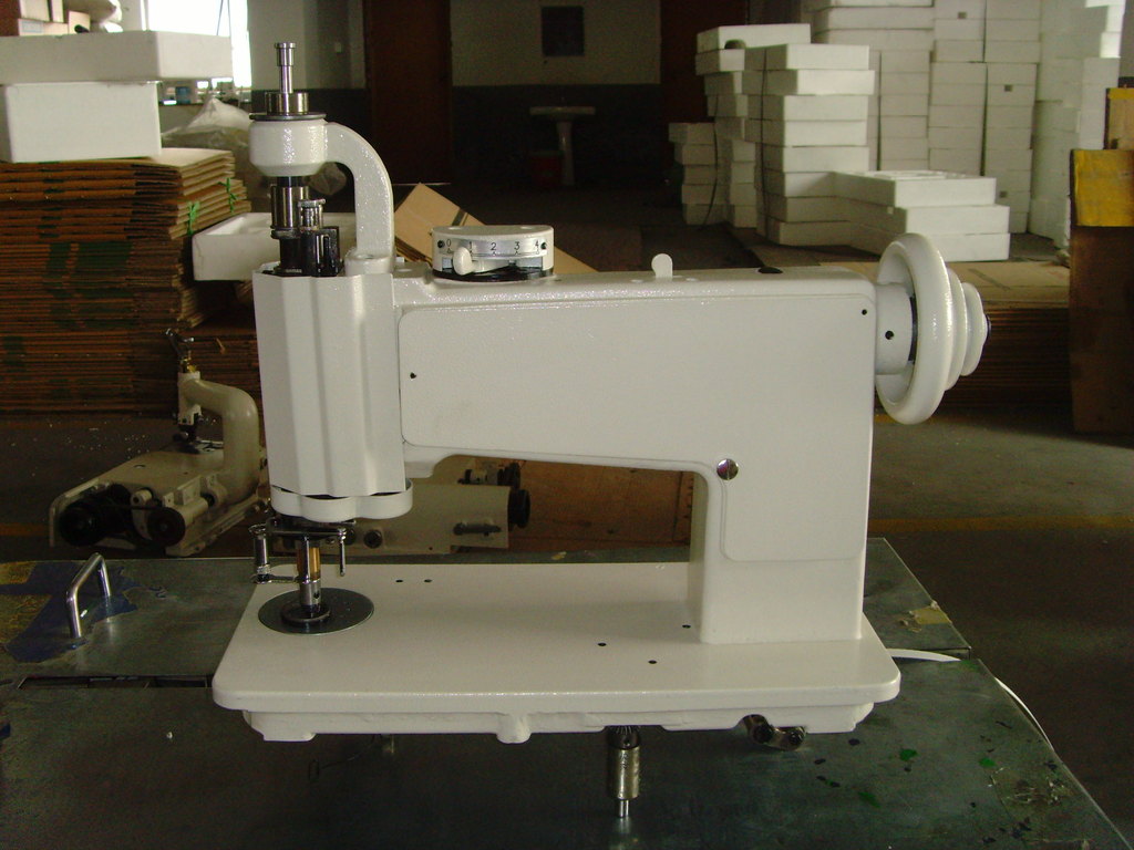 厂家直供高品质万向链式(手摇)绣花机gy10-2