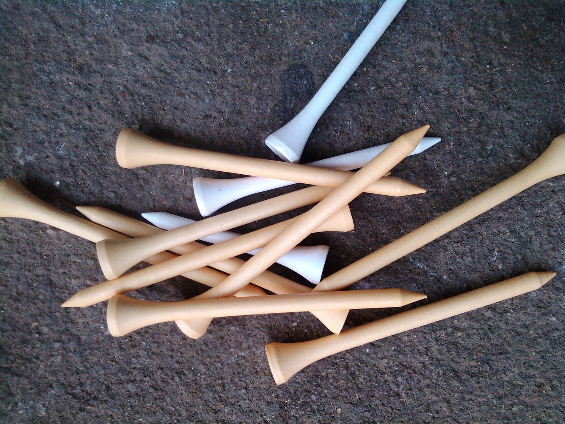 常年供应高尔夫球钉,球tee