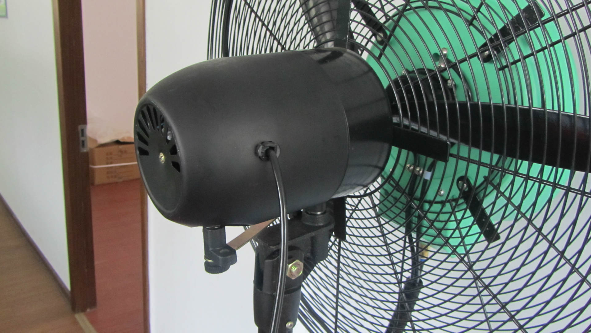 厂家供应新款雾盘 水风扇加湿降温喷雾风扇雾化风扇户外空调扇