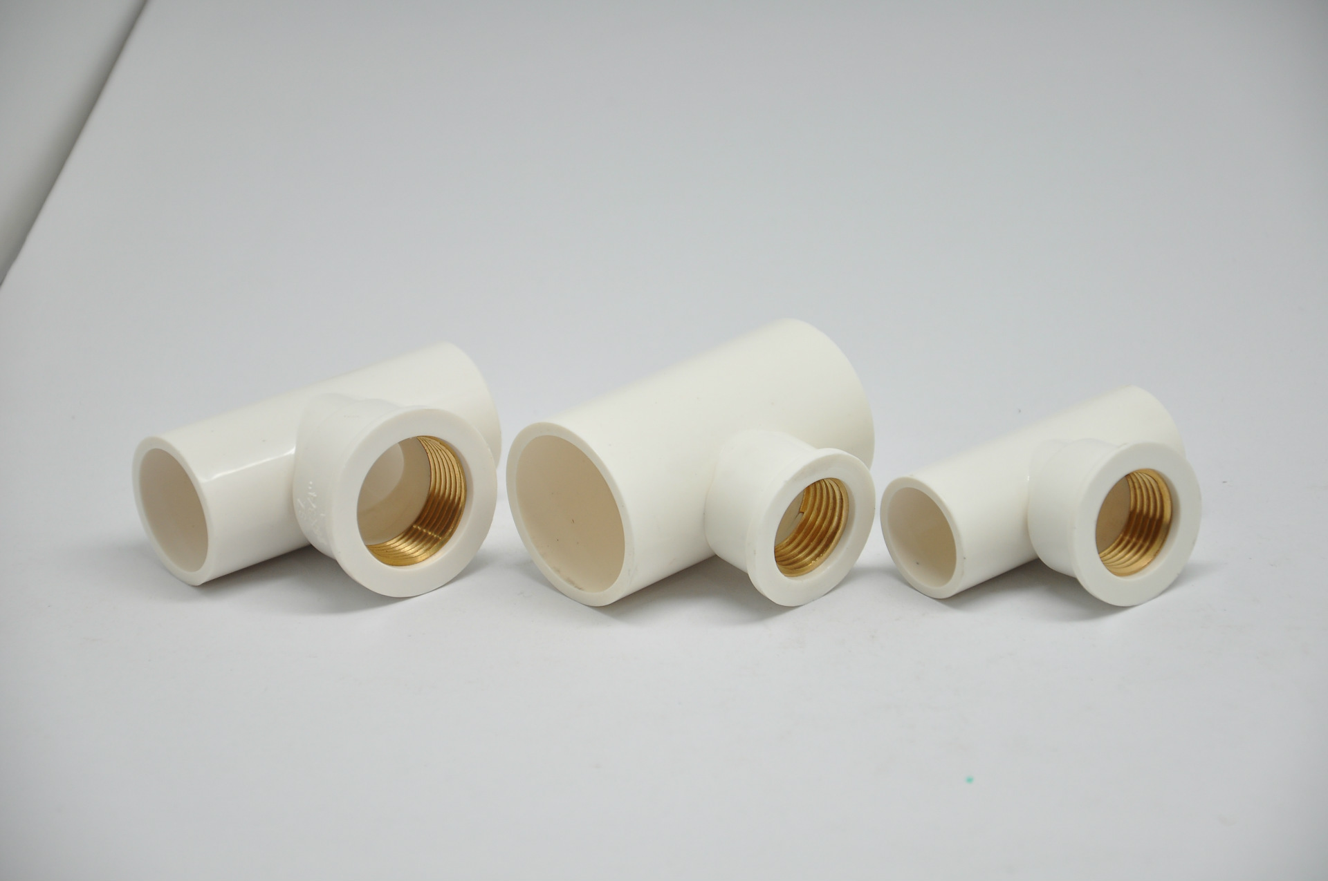 【现货直销】pvc给水外丝三通接头管件 厂家认证 专业供应