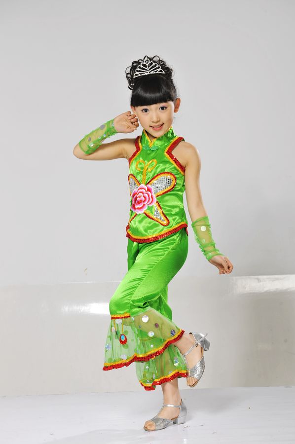 儿童演出服装女童舞蹈裙幼儿手绢舞名族流苏秧歌舞古装表演服