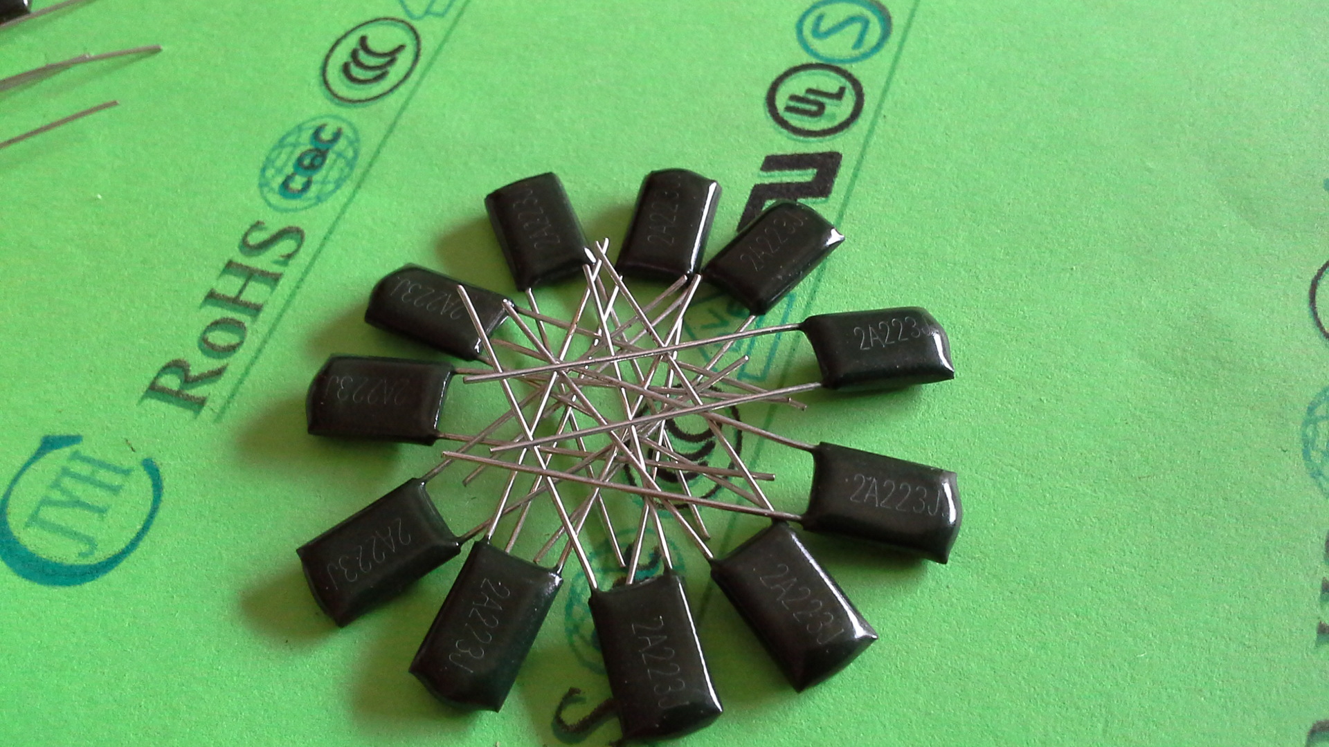 涤纶电容2a223j100v2