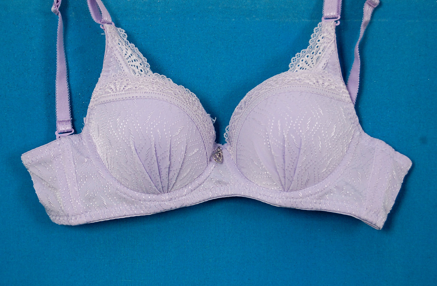 文胸内衣系列新产品批发,价格便宜文胸,厂