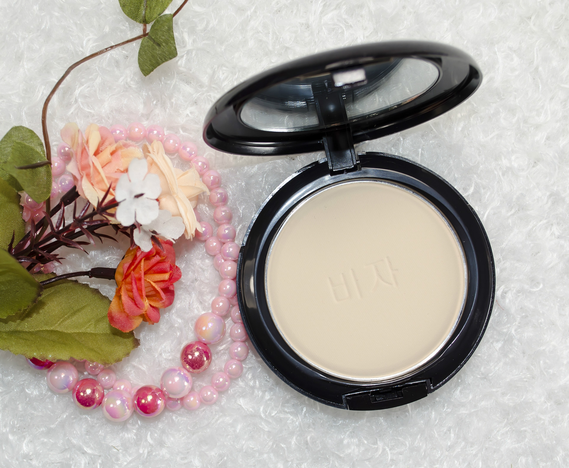 韩国比姿自然美遮瑕粉底膏新款 质地细腻 遮盖力极佳新款