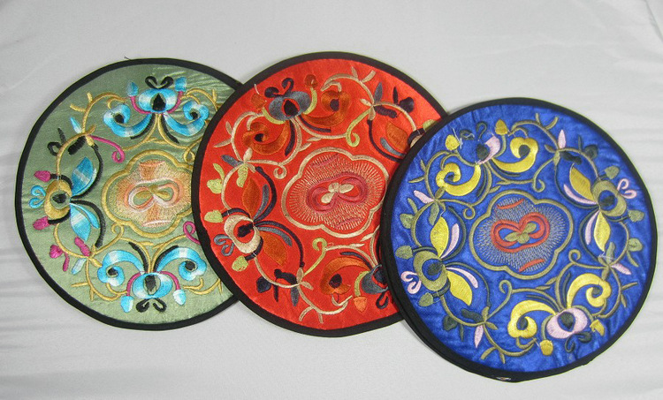 精品热销 民族风苗绣杯垫 各色精美餐垫杯垫